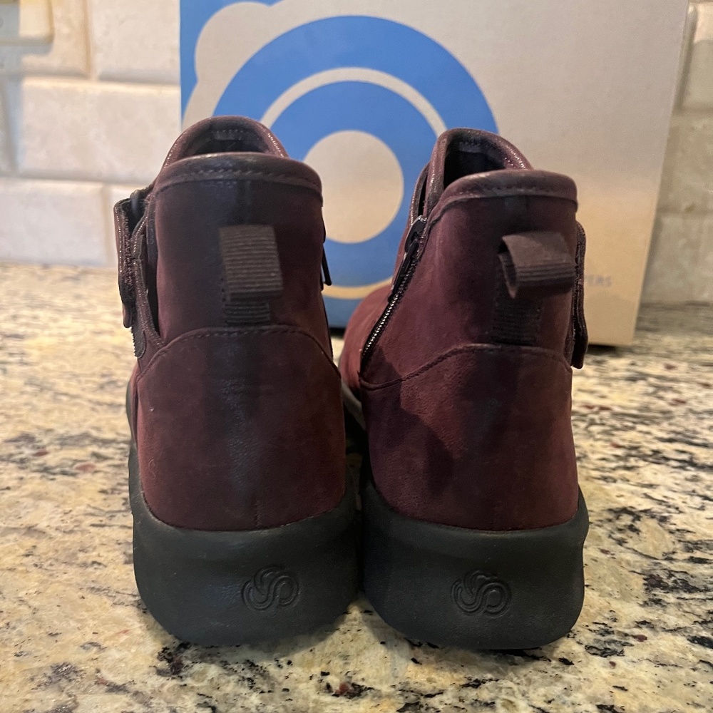 Clark Cloudsteppers Booties Nib Size 9m - image 3